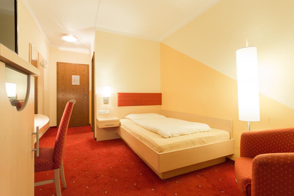 Hotel Restaurant Boeck "Roter Hahn" Sankt Poelten Exteriér fotografie